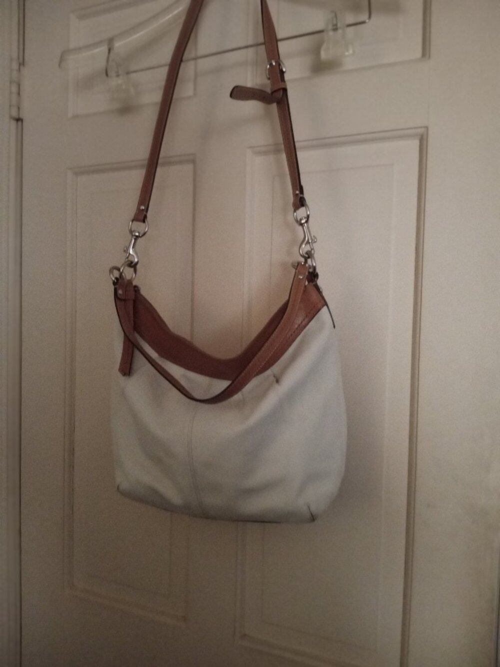 Coach Vtge White leather with brown leather trim XL bag, top zip detach strap